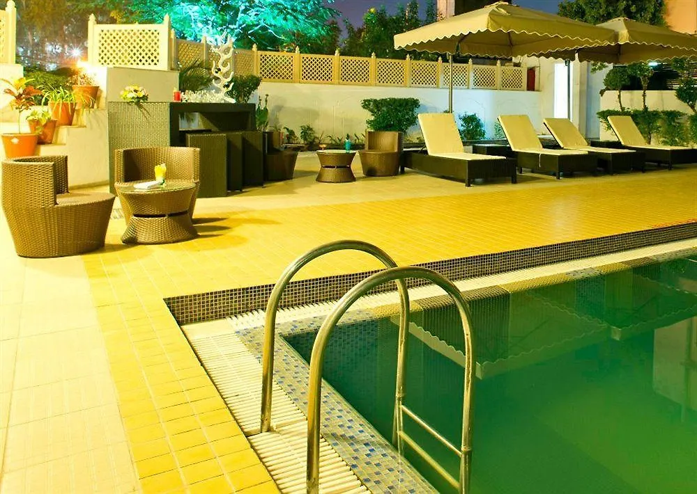 Golden Tulip Udaipur Hotel 3*,