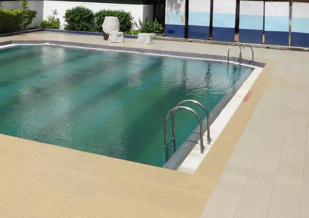 Golden Tulip Udaipur Hotell